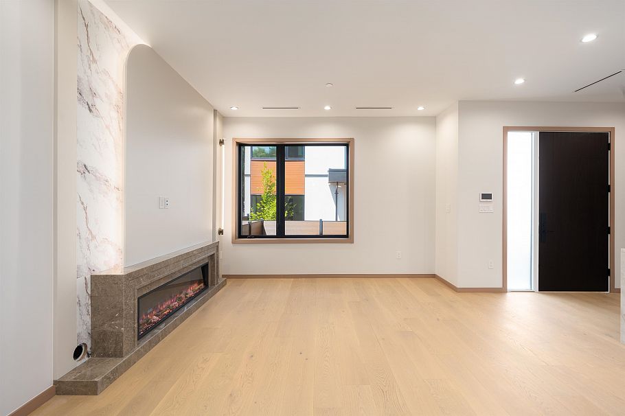 1 1448 E 30th Avenue Vancouver, BC - 6