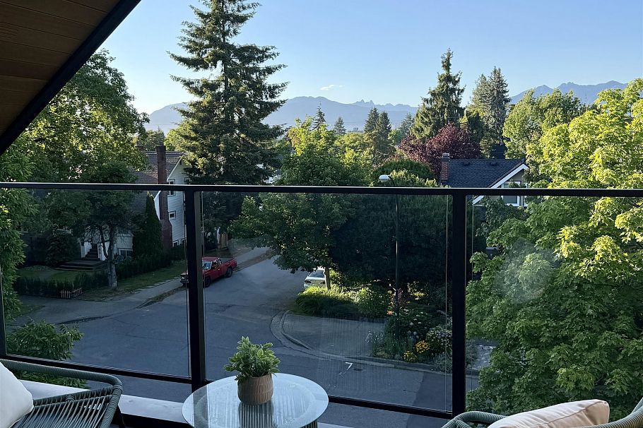 396 W 21 Avenue Vancouver, BC - 19
