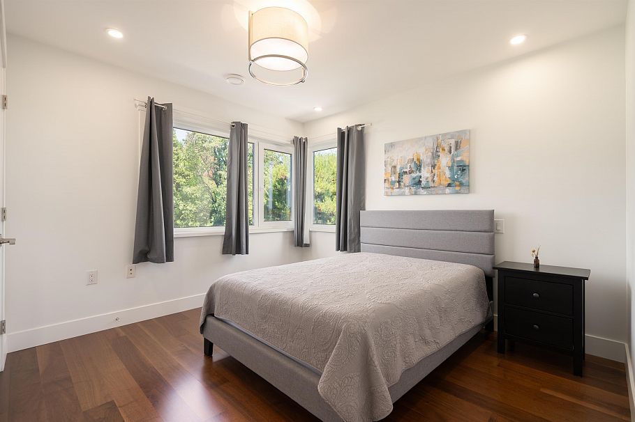 812 E 6th Street North Vancouver, BC - 18