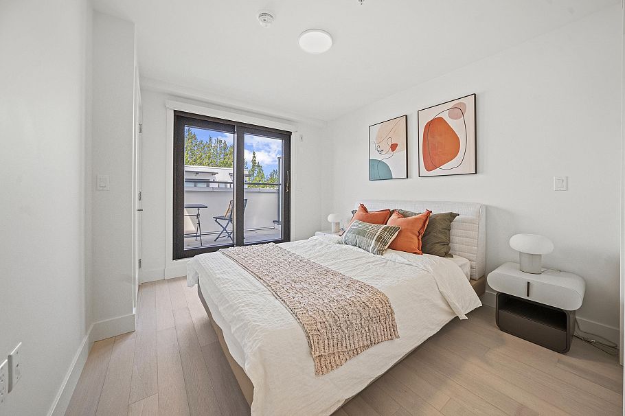 6352 Oak Street Vancouver, BC - 5