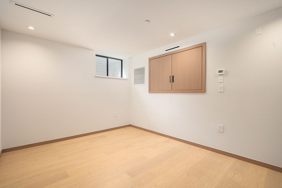 1 1448 E 30th Avenue Vancouver, BC - 23