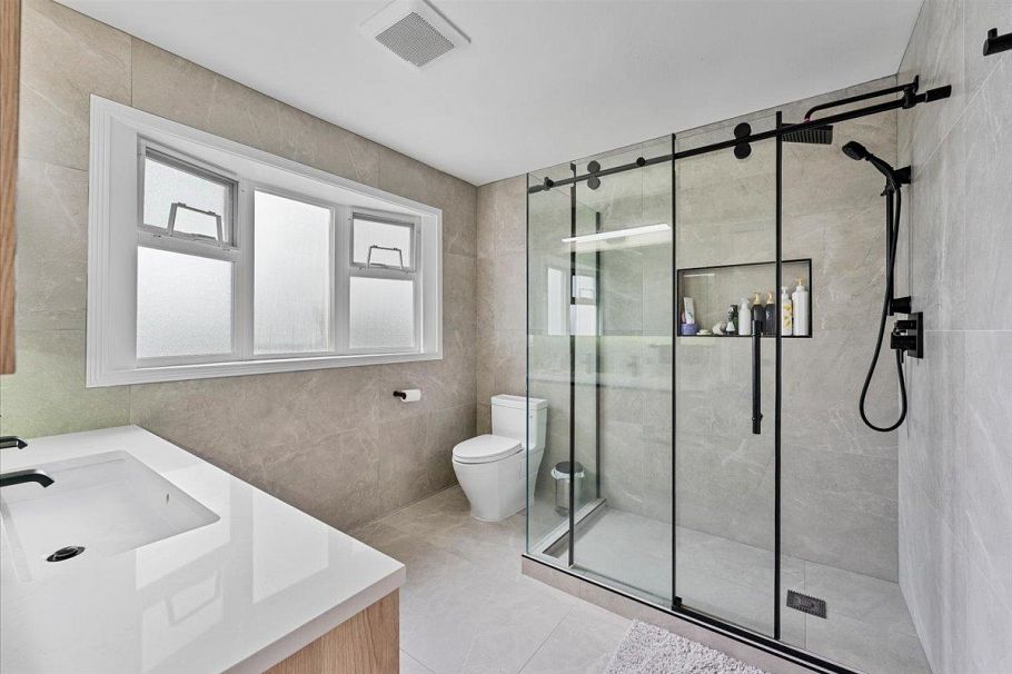 817 W 60th Avenue Vancouver, BC - 26