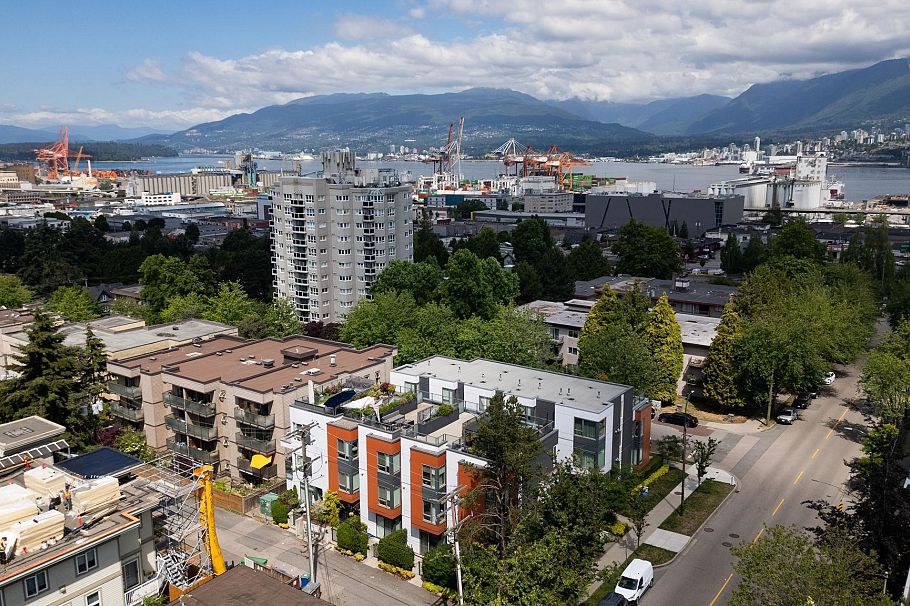 637 Victoria Drive Vancouver, BC - 34