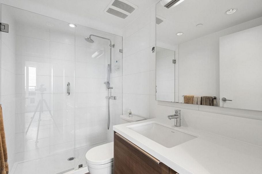 2303 1550 Fern Street North Vancouver, BC - 16