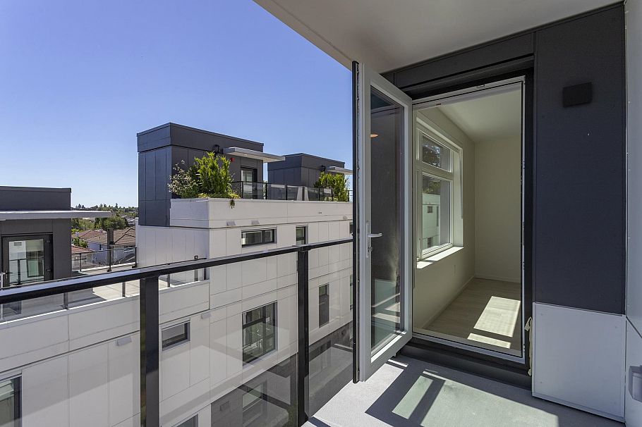 305 3264 Vanness Avenue Vancouver, BC - 18