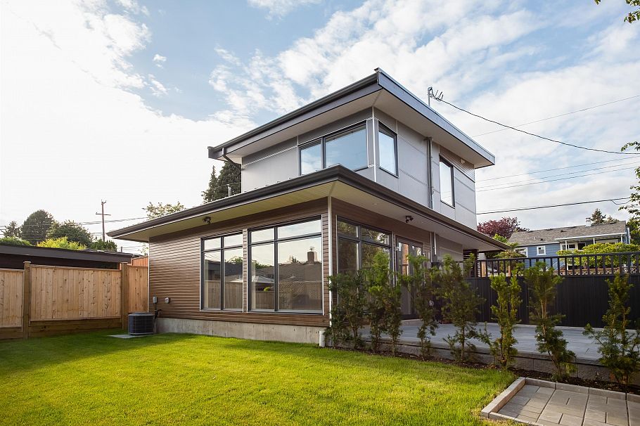 812 E 6th Street North Vancouver, BC - 25