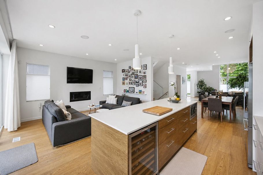 364 W 15th Street North Vancouver, BC - 5