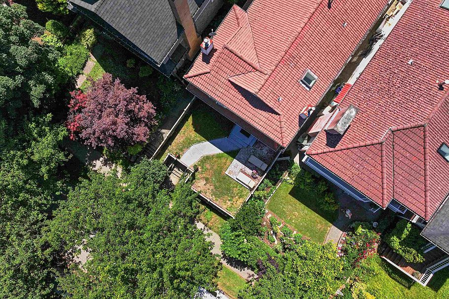 1050 E 10th Avenue Vancouver, BC - 3