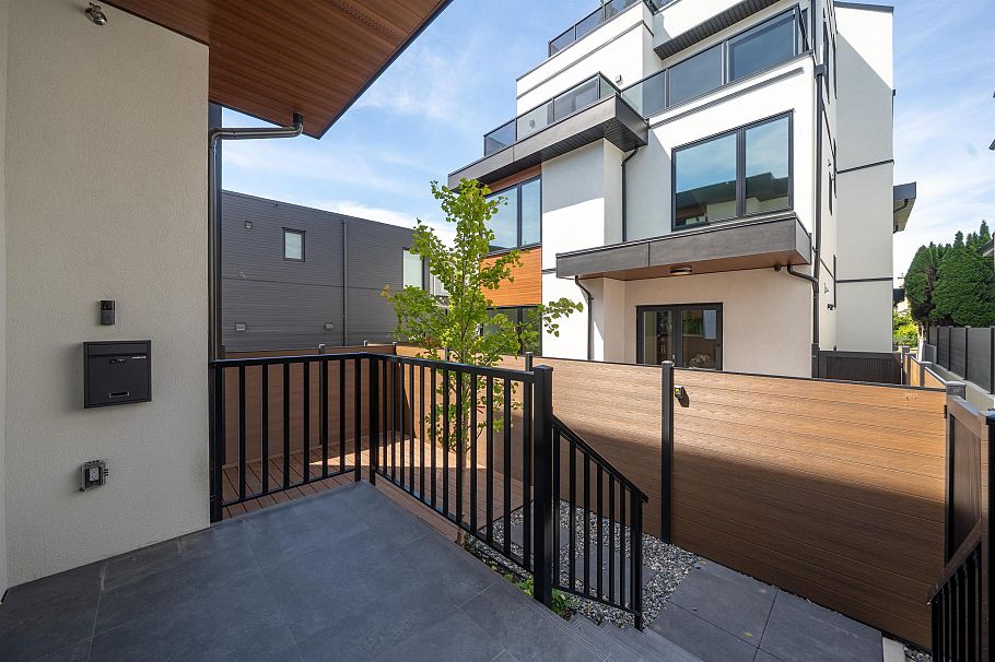 1 1448 E 30th Avenue Vancouver, BC - 3