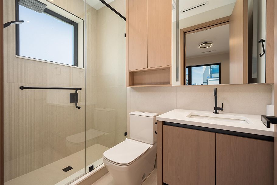 1 1448 E 30th Avenue Vancouver, BC - 17
