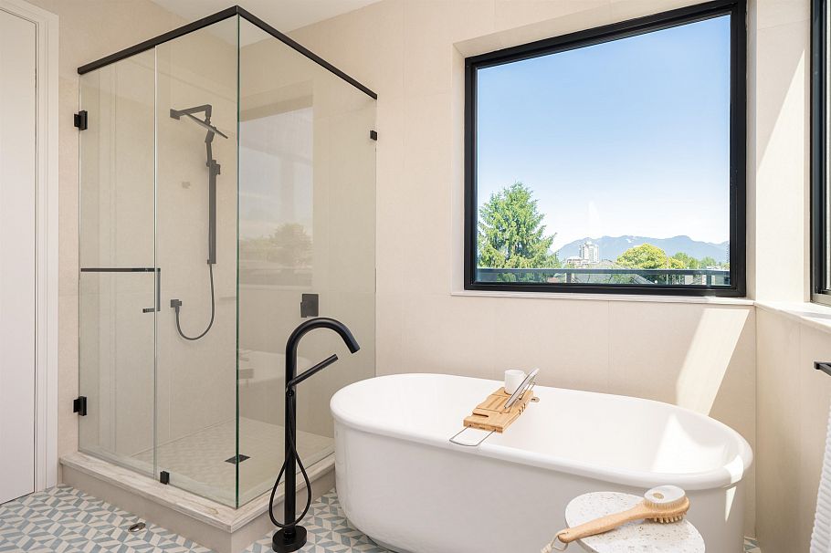 1 1450 E 30th Avenue Vancouver, BC - 18
