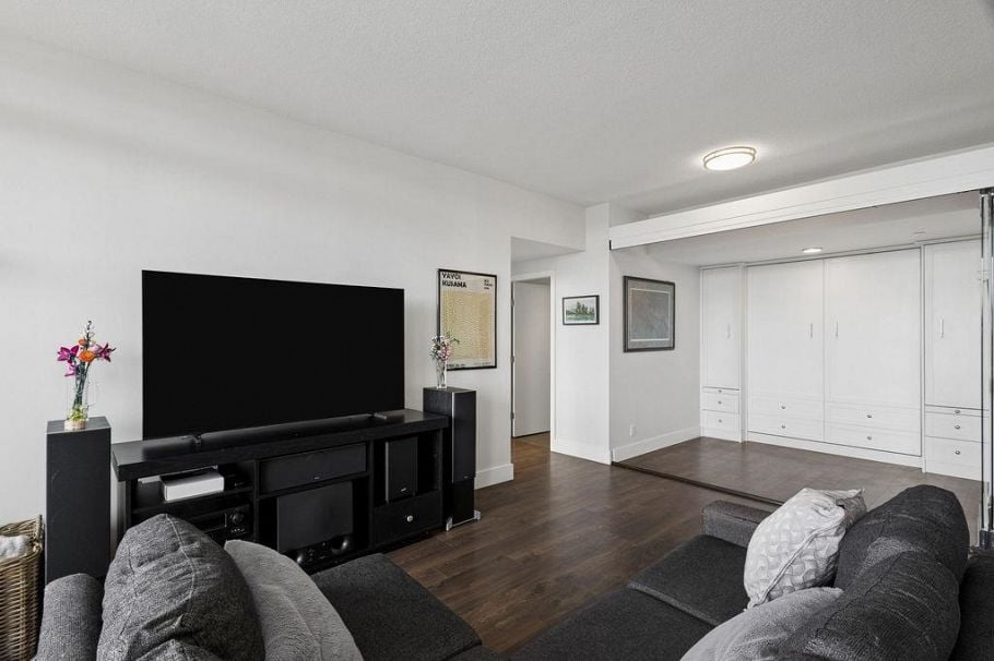 2303 1550 Fern Street North Vancouver, BC - 8
