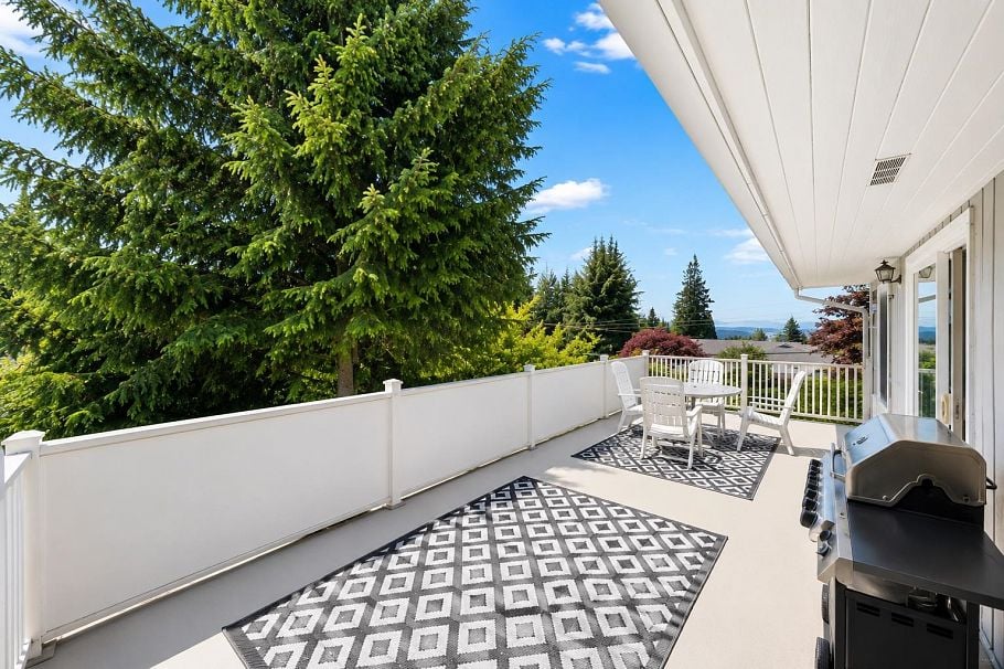 468 Saville Crescent North Vancouver, BC - 3
