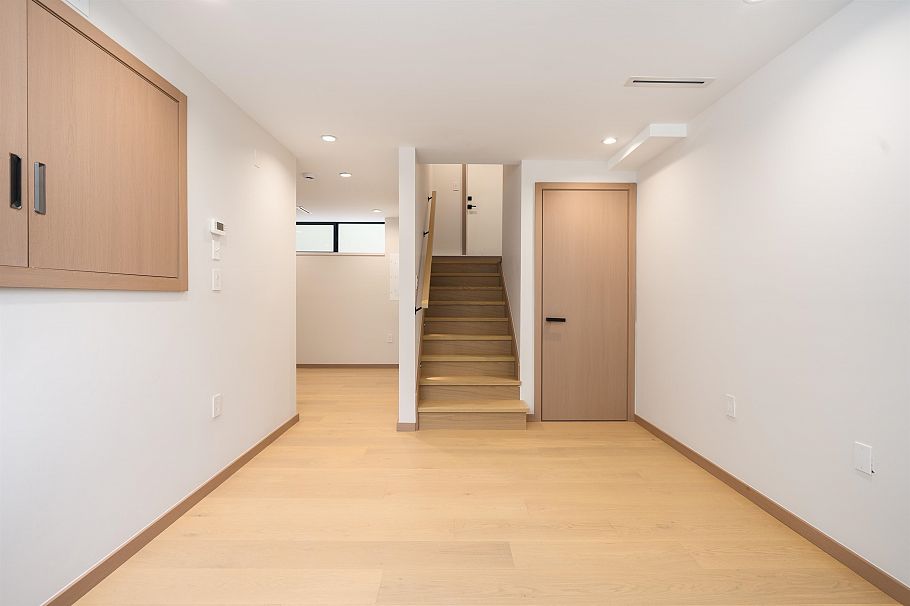 1 1448 E 30th Avenue Vancouver, BC - 22