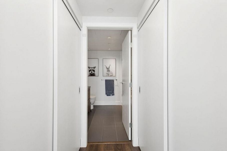 2303 1550 Fern Street North Vancouver, BC - 18