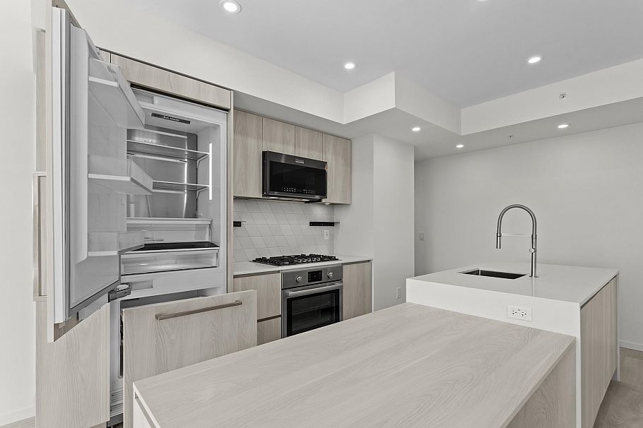 305 3264 Vanness Avenue Vancouver, BC - 5