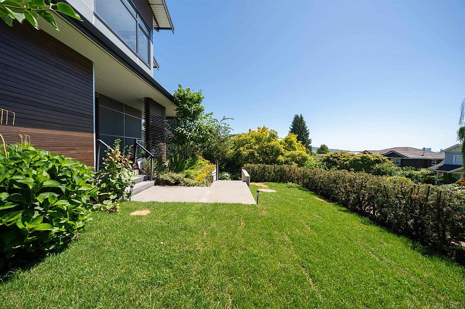 812 E 6th Street North Vancouver, BC - 24