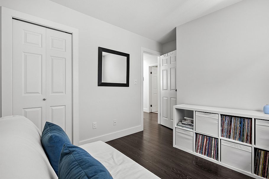1050 E 10th Avenue Vancouver, BC - 23