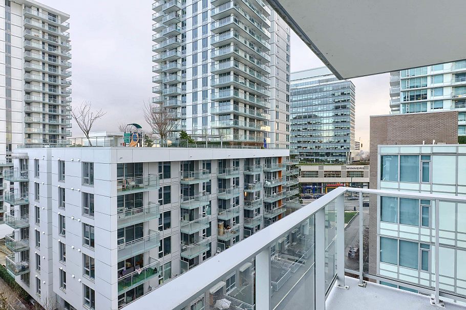606 8031 Nunavut Lane Vancouver, BC - 7
