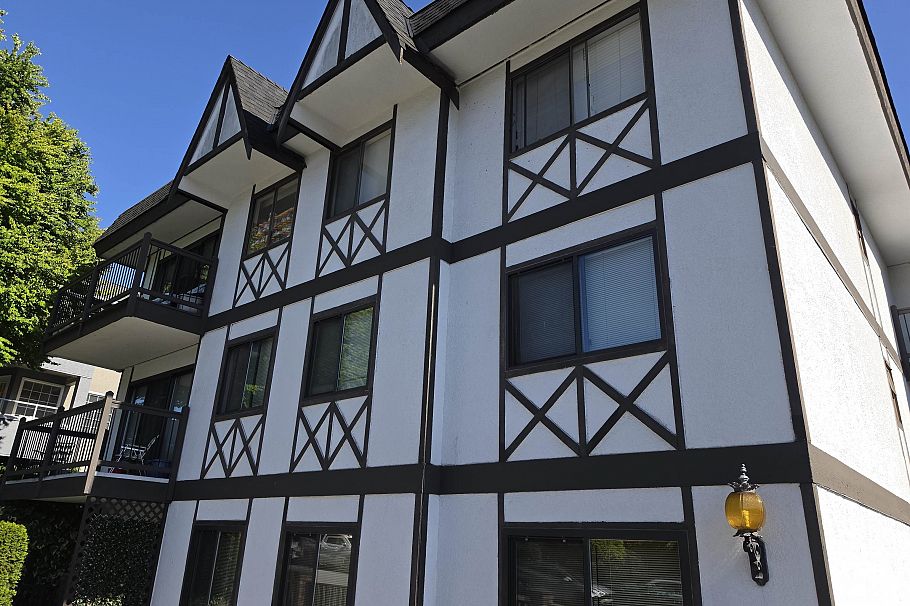 313 145 W 18 Street North Vancouver, BC - 1