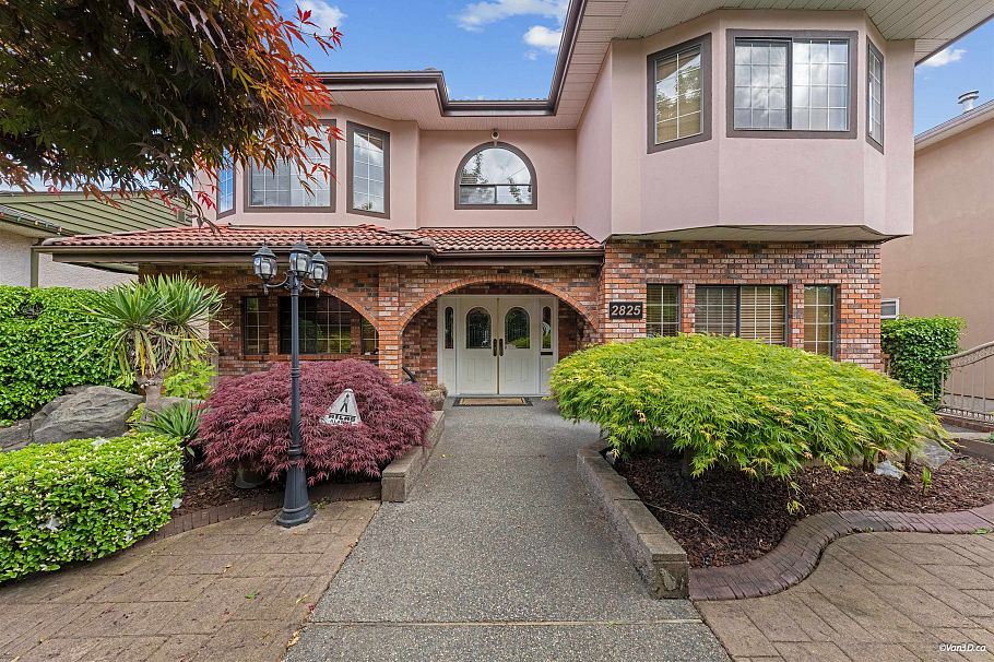 2825 E 3rd Avenue Vancouver, BC - 1