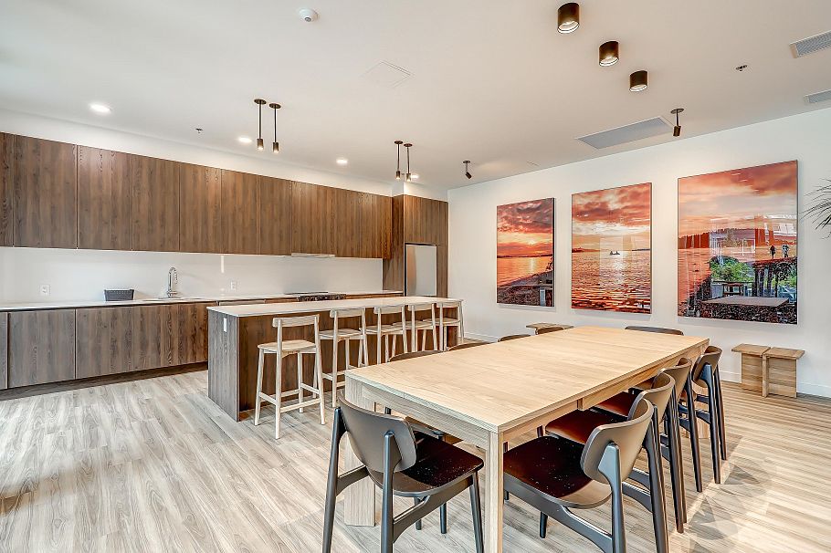206 3594 Malsum Drive North Vancouver, BC - 31