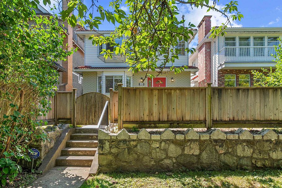 1050 E 10th Avenue Vancouver, BC - 5
