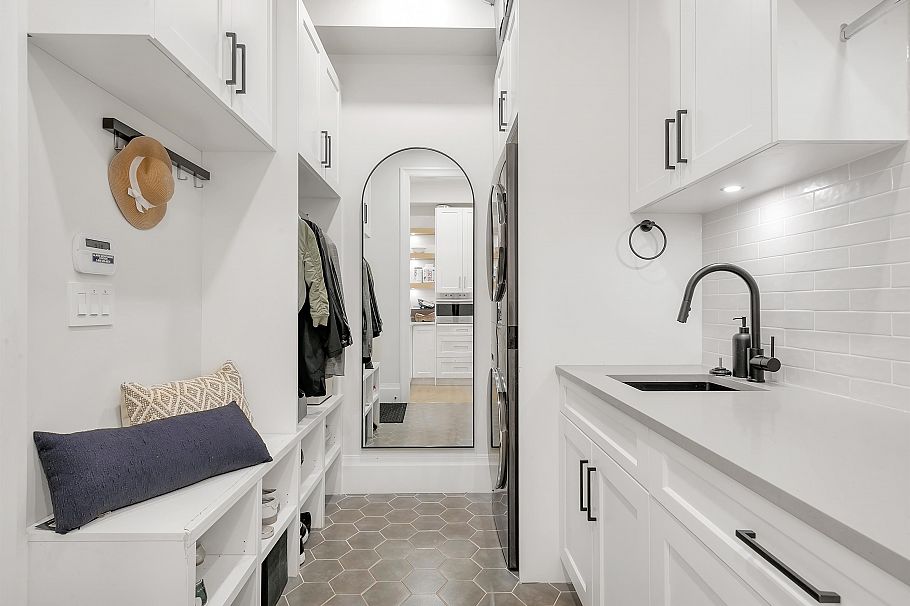 1395 W 21st Street North Vancouver, BC - 9