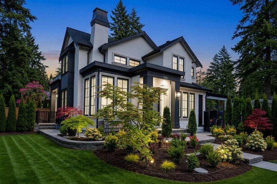 1395 W 21st Street North Vancouver, BC - 1