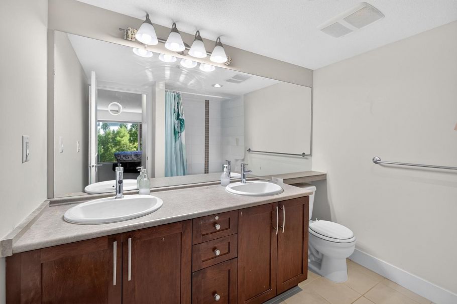 311 5725 Agronomy Road Vancouver, BC - 16