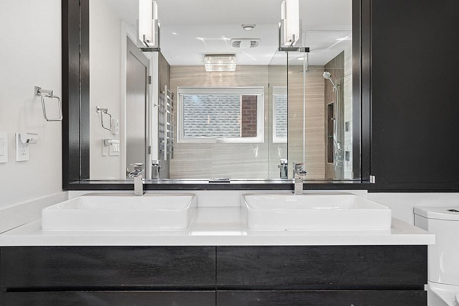 4481 W 15th Avenue Vancouver, BC - 23