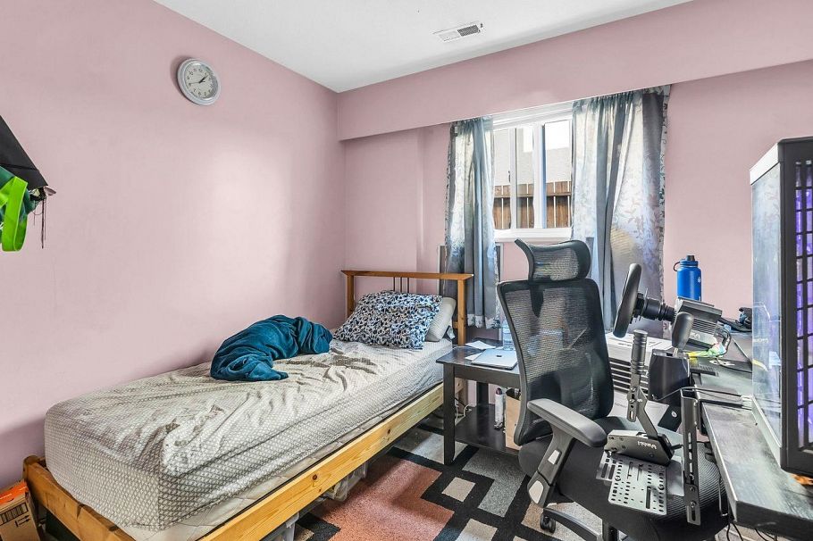 1205 E 49th Avenue Vancouver, BC - 35