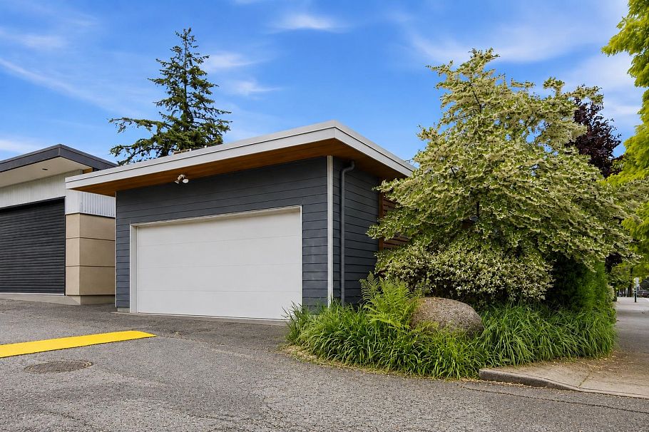 364 W 15th Street North Vancouver, BC - 28