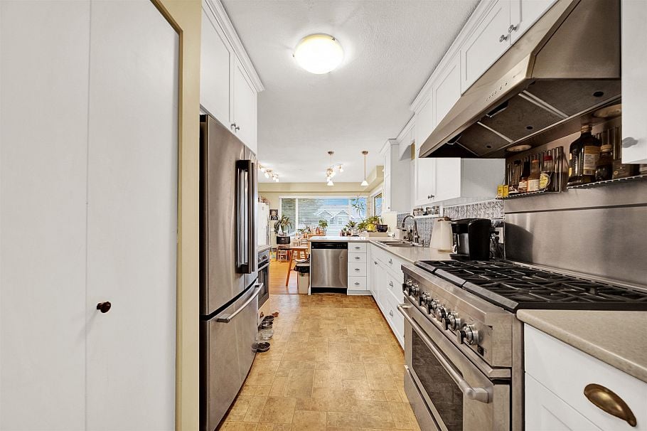 4080 W 35th Avenue Vancouver, BC - 9