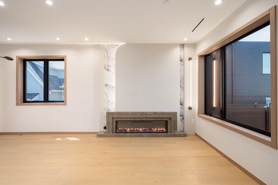 1 1448 E 30th Avenue Vancouver, BC - 5