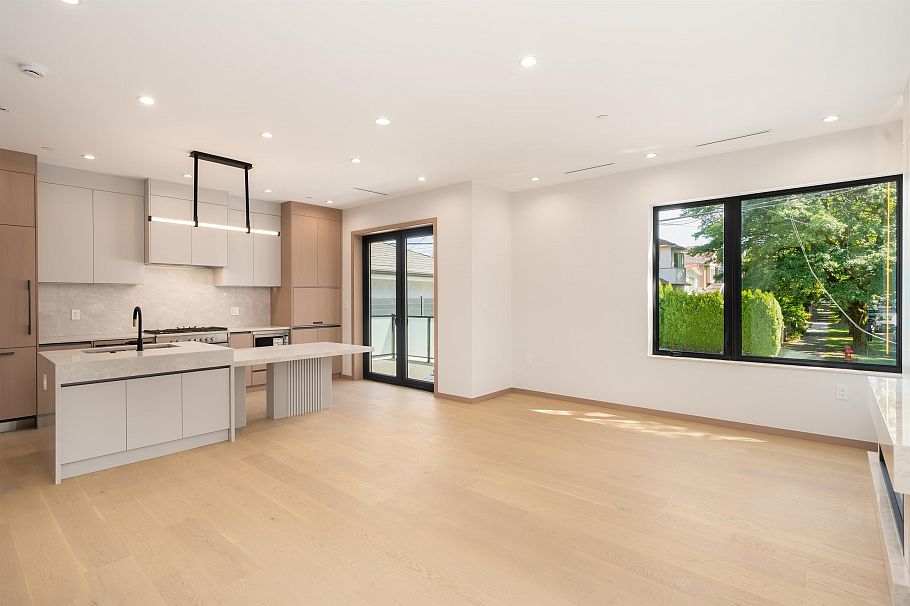 2 1448 E 30th Avenue Vancouver, BC - 2