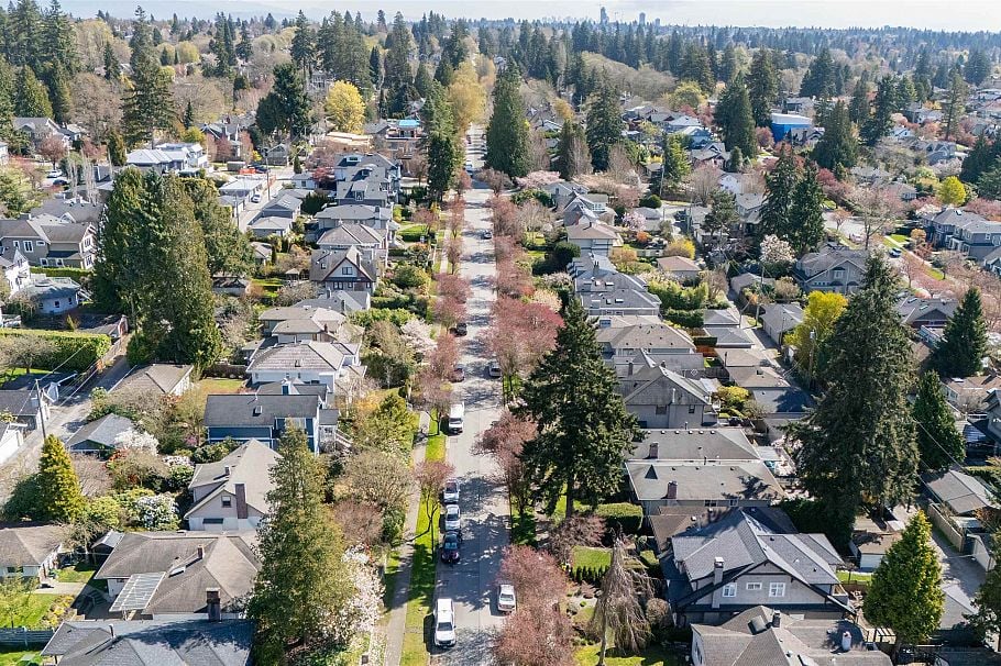4080 W 35th Avenue Vancouver, BC - 2