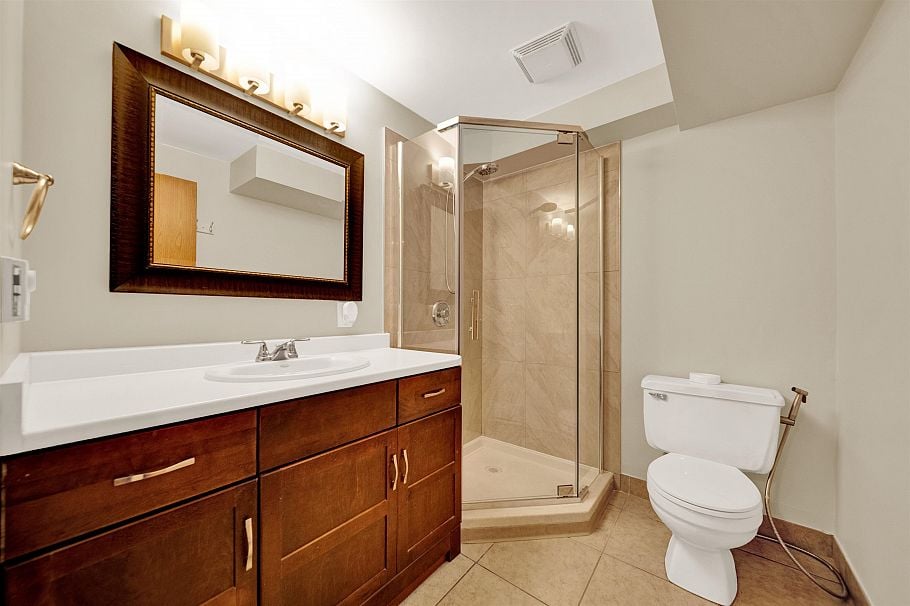 4080 W 35th Avenue Vancouver, BC - 18