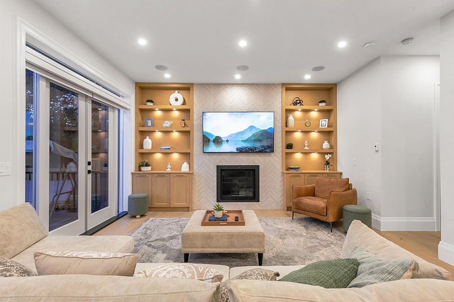 1395 W 21st Street North Vancouver, BC - 5