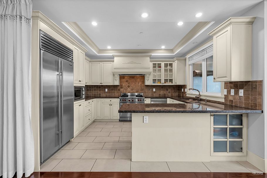4009 W 11th Avenue Vancouver, BC - 18