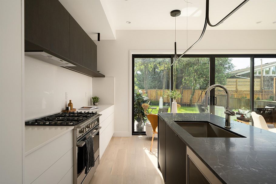 2 4161 Windsor Street Vancouver, BC - 11