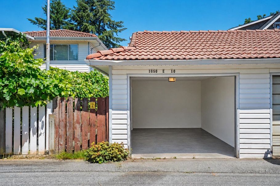 1050 E 10th Avenue Vancouver, BC - 4
