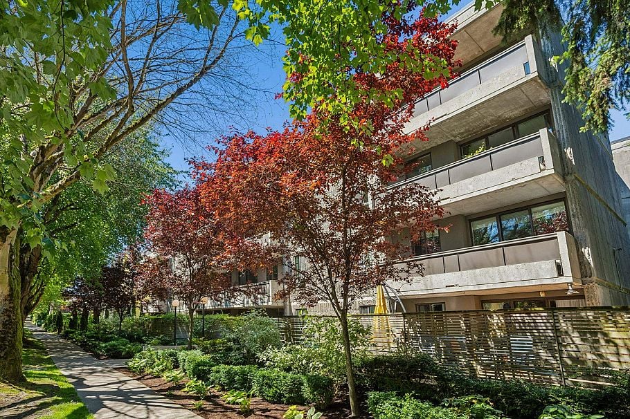 202 1867 West 3rd Avenue Vancouver, BC - 1