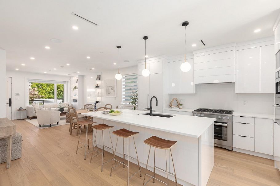 2888 W 29th Avenue Vancouver, BC - 6