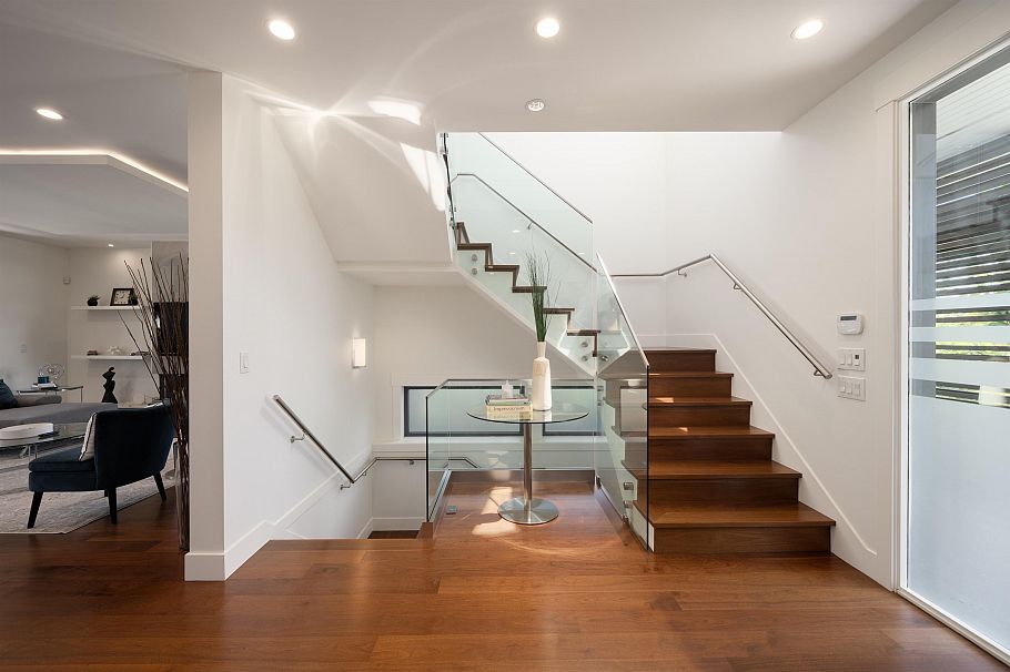 812 E 6th Street North Vancouver, BC - 12