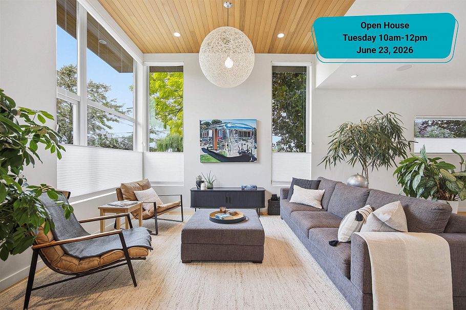 364 W 15th Street North Vancouver, BC - 1