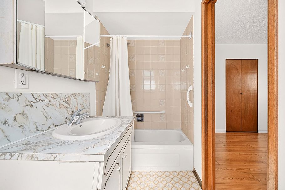 2463 Galt Street Vancouver, BC - 12