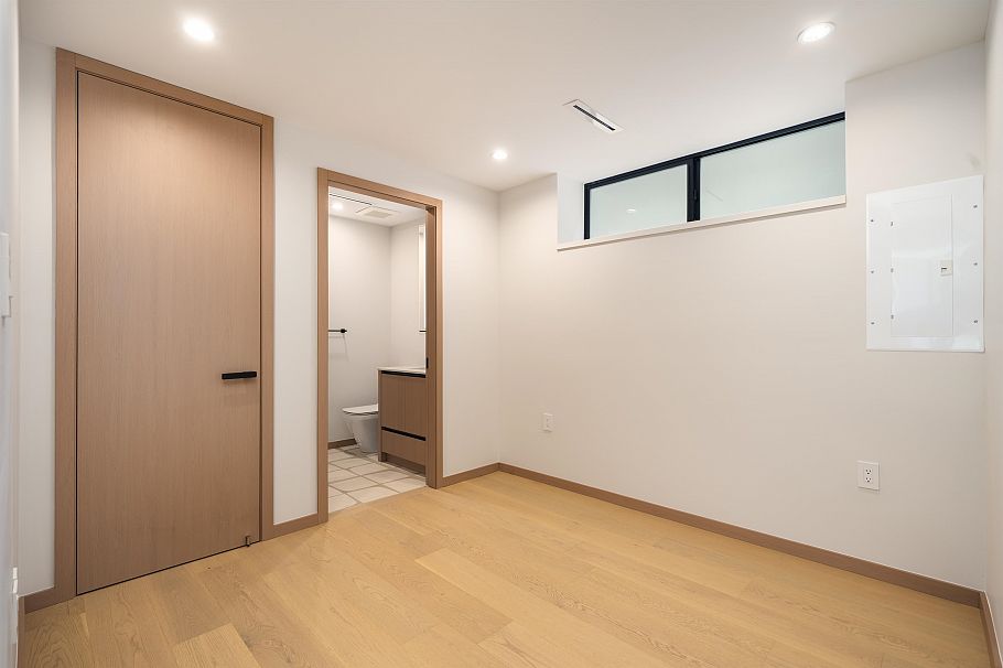 1 1448 E 30th Avenue Vancouver, BC - 24