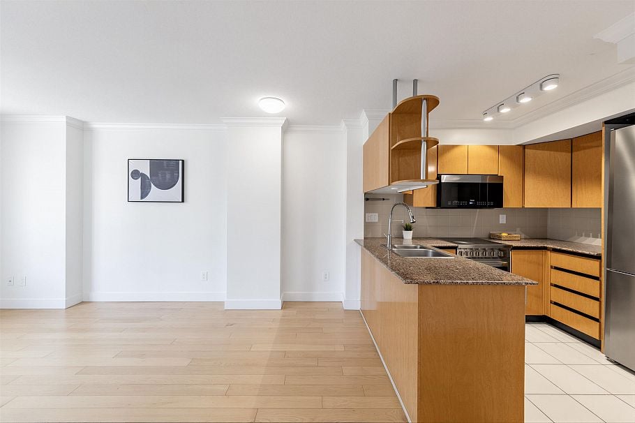 1802 1189 Howe Street Vancouver, BC - 13