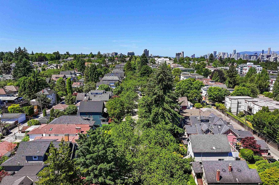 1050 E 10th Avenue Vancouver, BC - 31